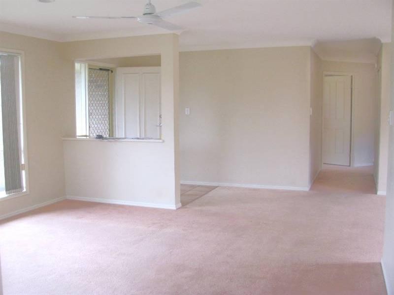 1 Yamie Avenue, Varsity Lakes QLD 4227