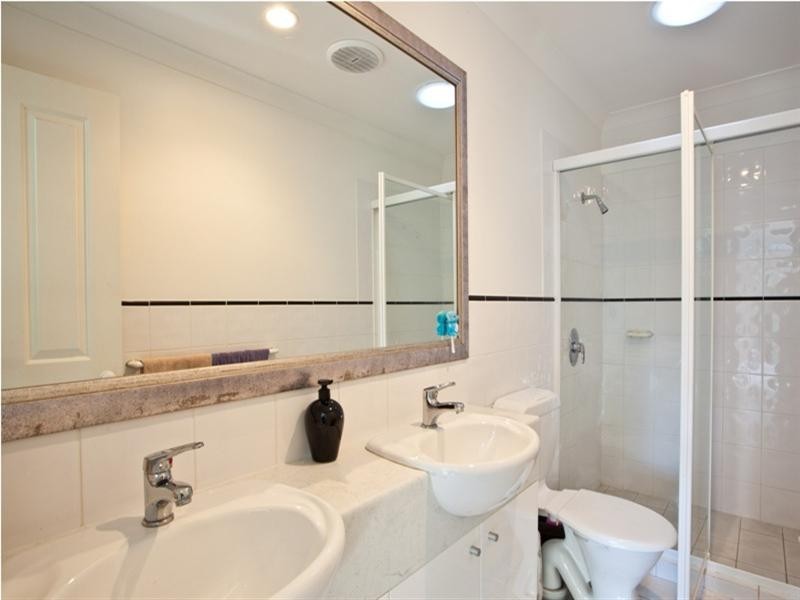 4 Picabeen Close, Robina QLD 4226