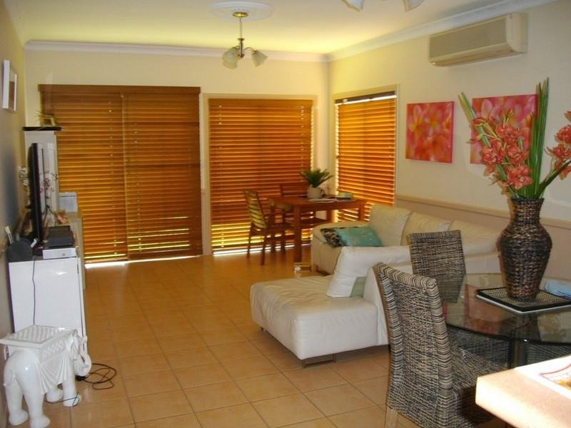 21 Lantau Crescent, Varsity Lakes QLD 4227