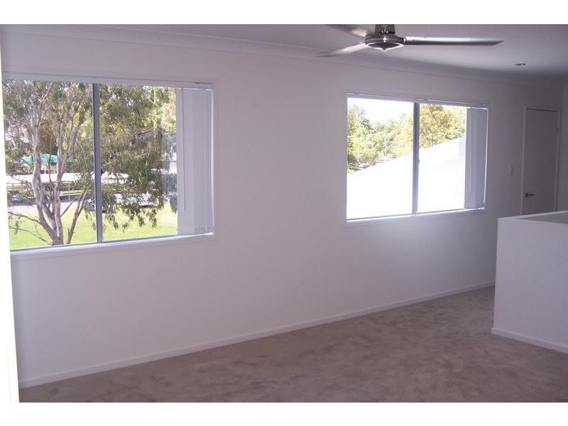 Varsity Lakes QLD 4227