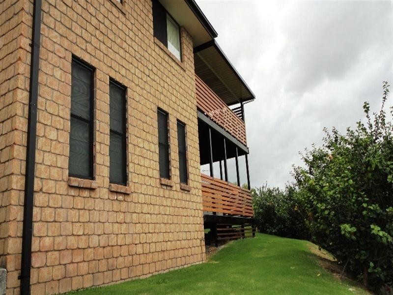 77 Paddington Drive, Carrara QLD 4211