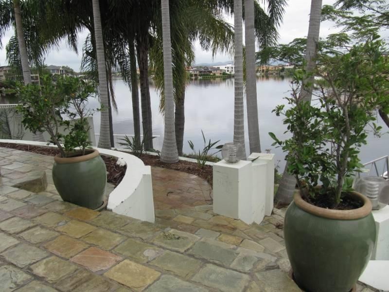 1 Cayman Drive, Clear Island Waters QLD 4226