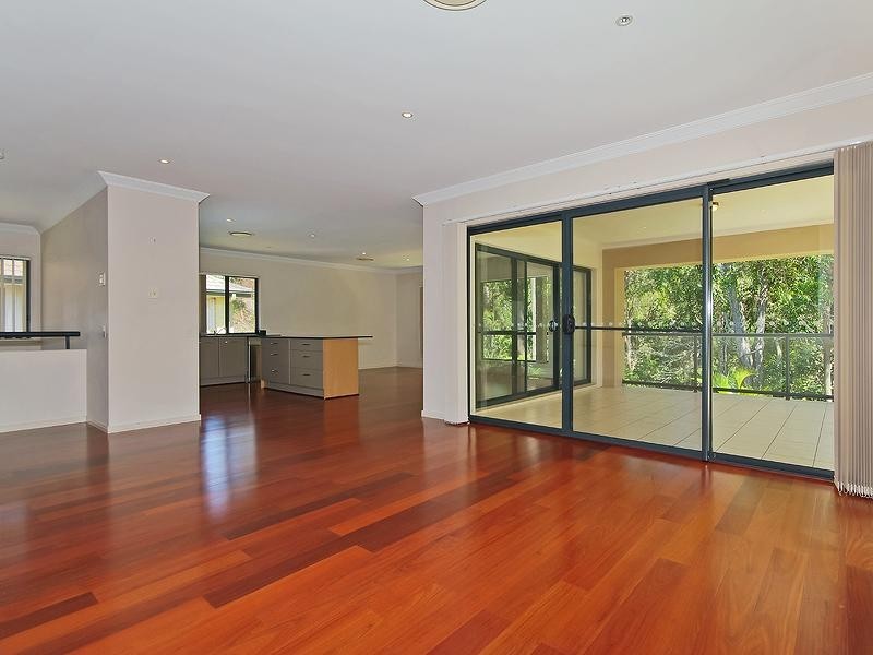 16 Northpoint Close, Robina QLD 4226