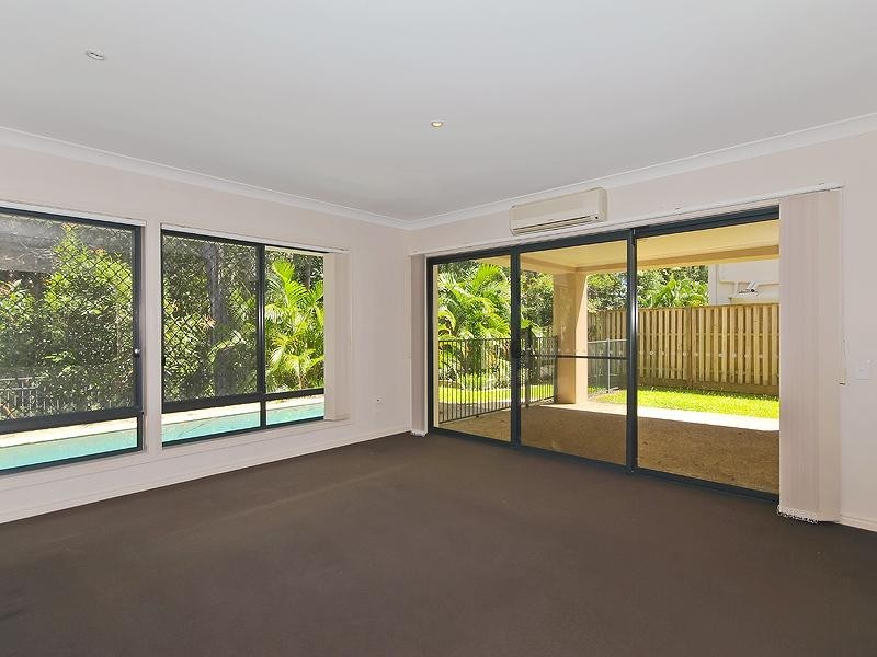 16 Northpoint Close, Robina QLD 4226