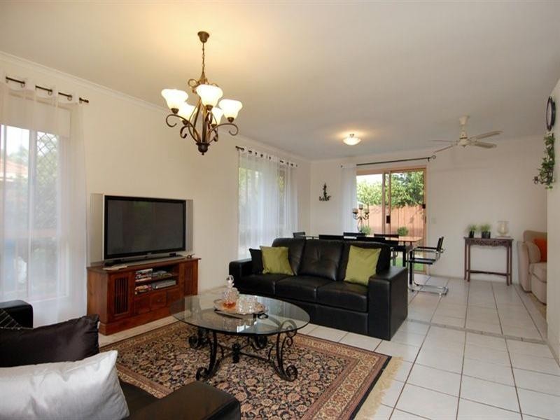 42 Southlake Drive, Varsity Lakes QLD 4227