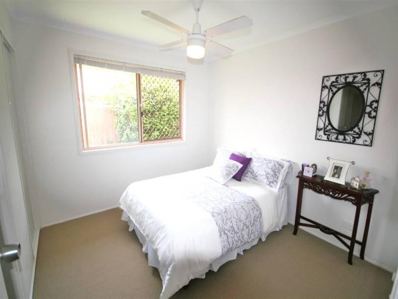 42 Southlake Drive, Varsity Lakes QLD 4227