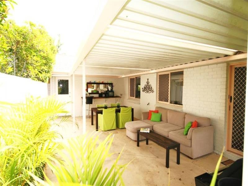 42 Southlake Drive, Varsity Lakes QLD 4227