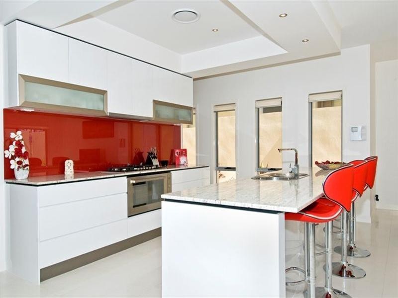 8002 Vista Drive, Benowa QLD 4217