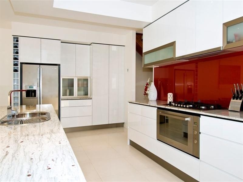 8002 Vista Drive, Benowa QLD 4217