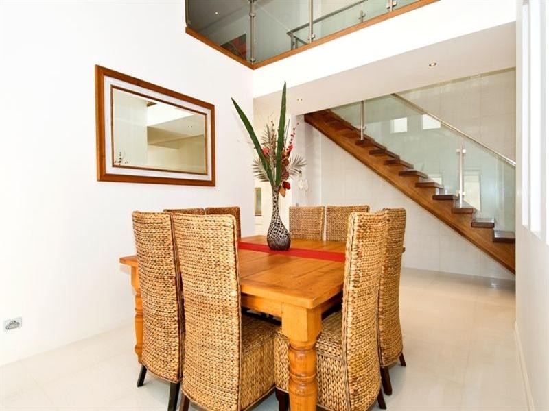 8002 Vista Drive, Benowa QLD 4217