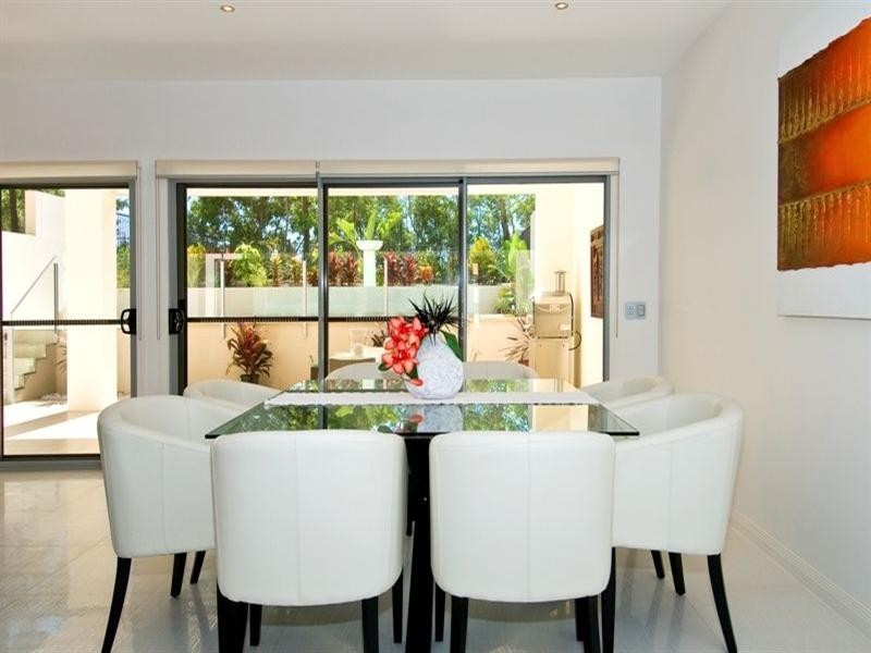 8002 Vista Drive, Benowa QLD 4217