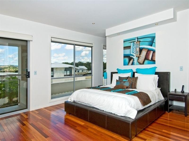 8002 Vista Drive, Benowa QLD 4217