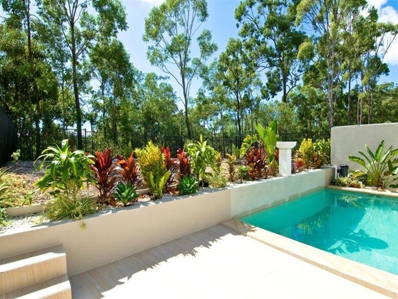 8002 Vista Drive, Benowa QLD 4217