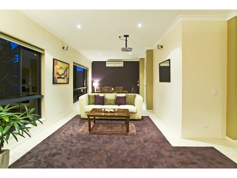 4 Majorca Crescent, Varsity Lakes QLD 4227