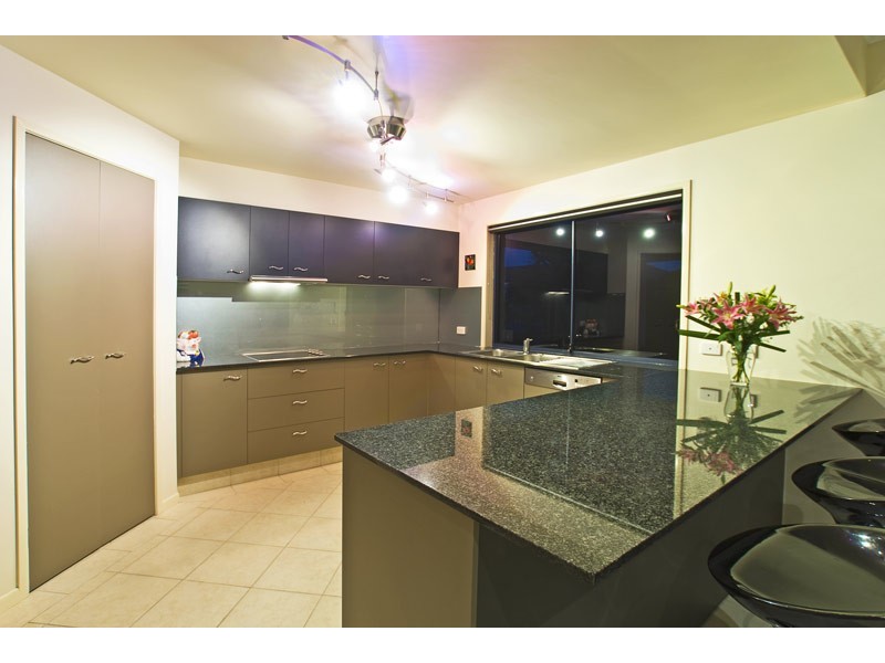 4 Majorca Crescent, Varsity Lakes QLD 4227