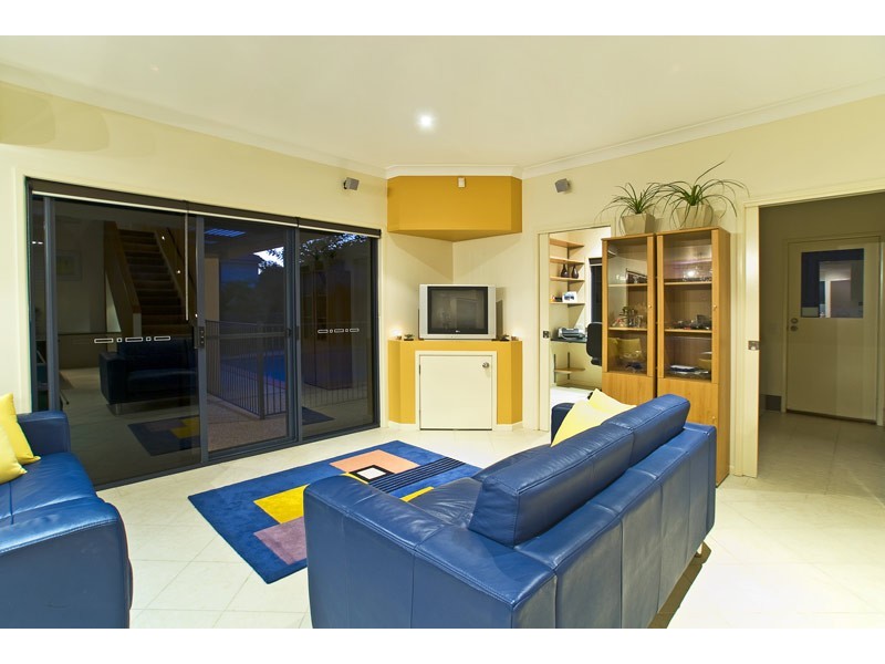 4 Majorca Crescent, Varsity Lakes QLD 4227