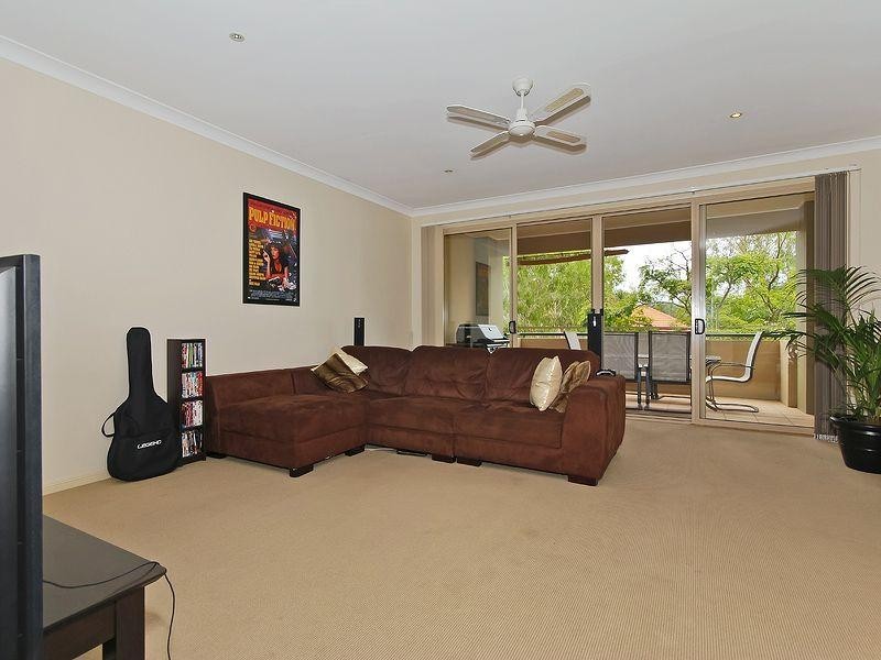 3/10 Glasshouse Drive, Varsity Lakes QLD 4227