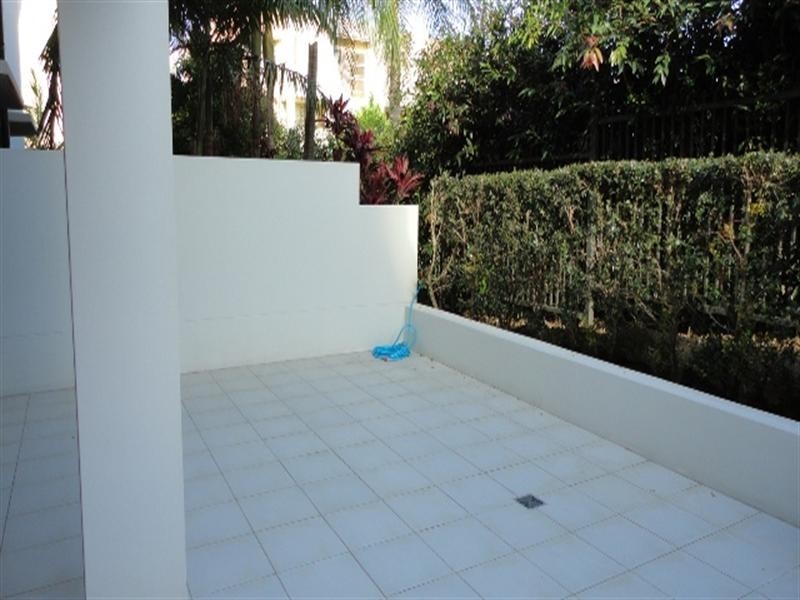 9/253 Varsity Parade, Varsity Lakes QLD 4227