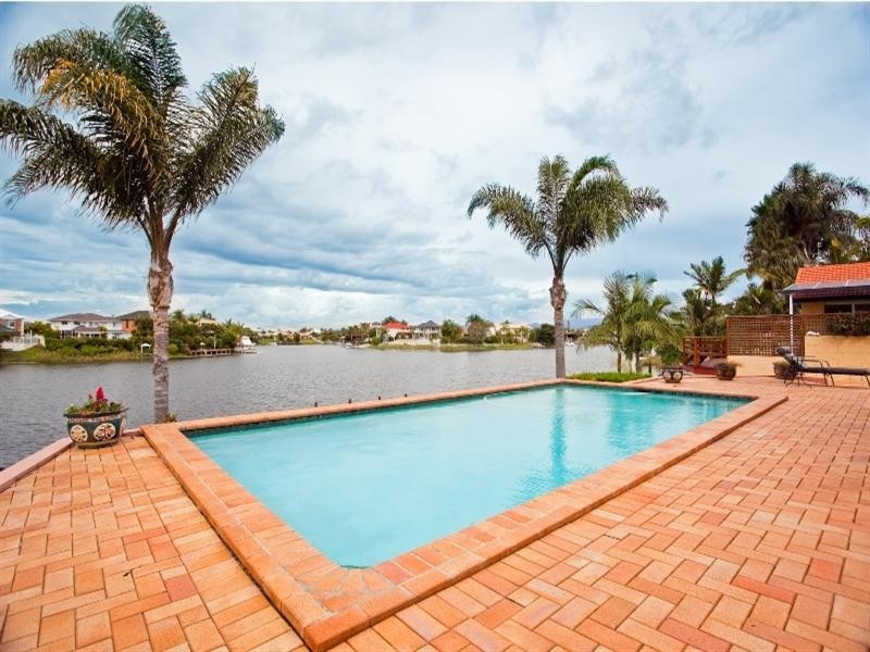 120 Santa Cruz Boulevard, Clear Island Waters QLD 4226