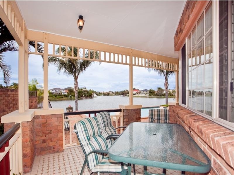 120 Santa Cruz Boulevard, Clear Island Waters QLD 4226