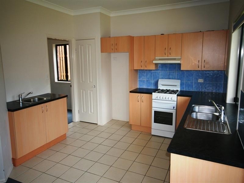 5 Andorra Place, Varsity Lakes QLD 4227