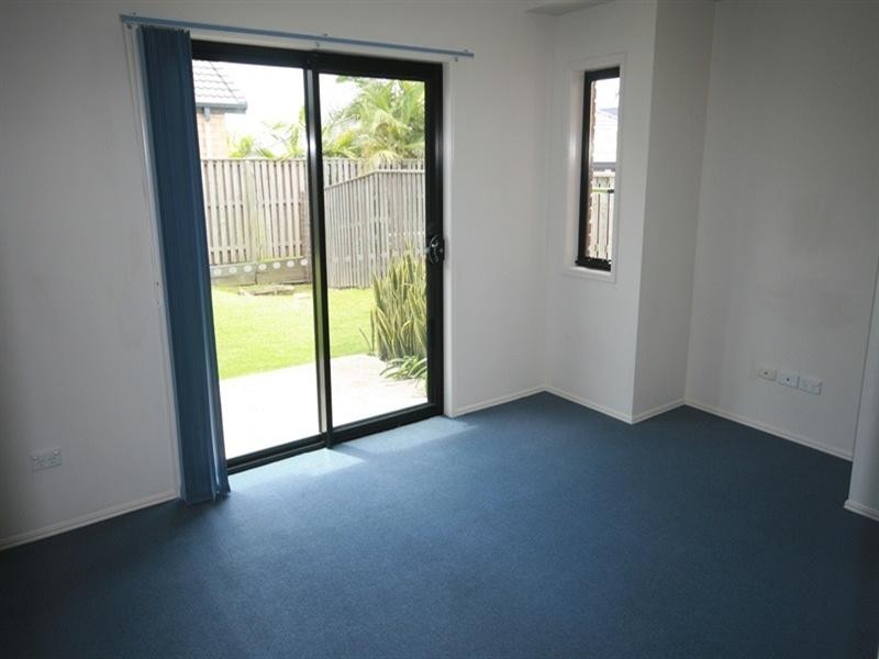 5 Andorra Place, Varsity Lakes QLD 4227