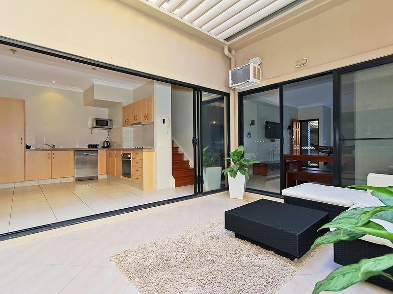 122 Varsity Parade, Varsity Lakes QLD 4227