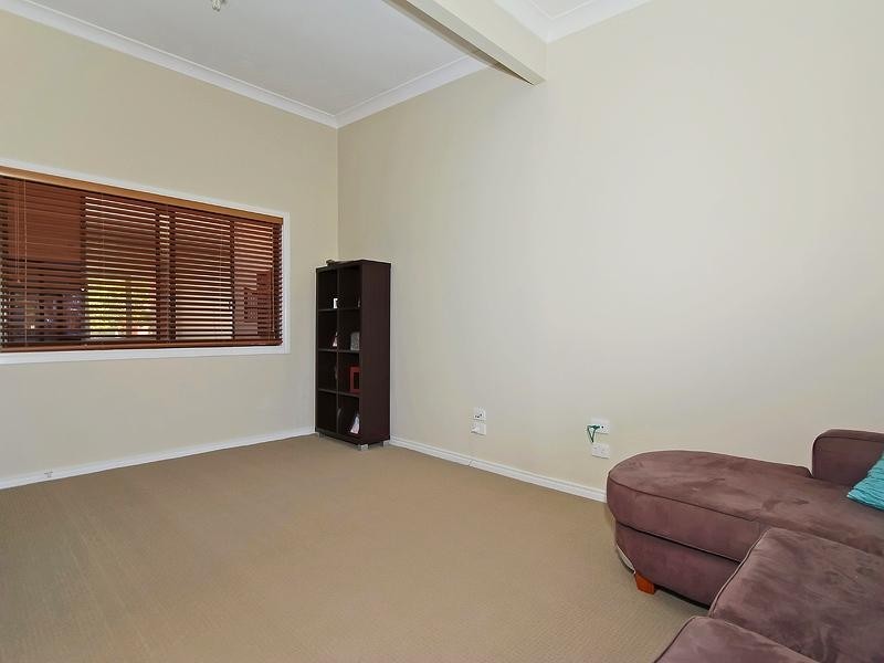 122 Varsity Parade, Varsity Lakes QLD 4227