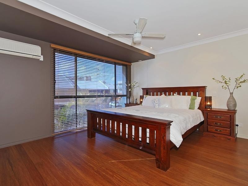 122 Varsity Parade, Varsity Lakes QLD 4227