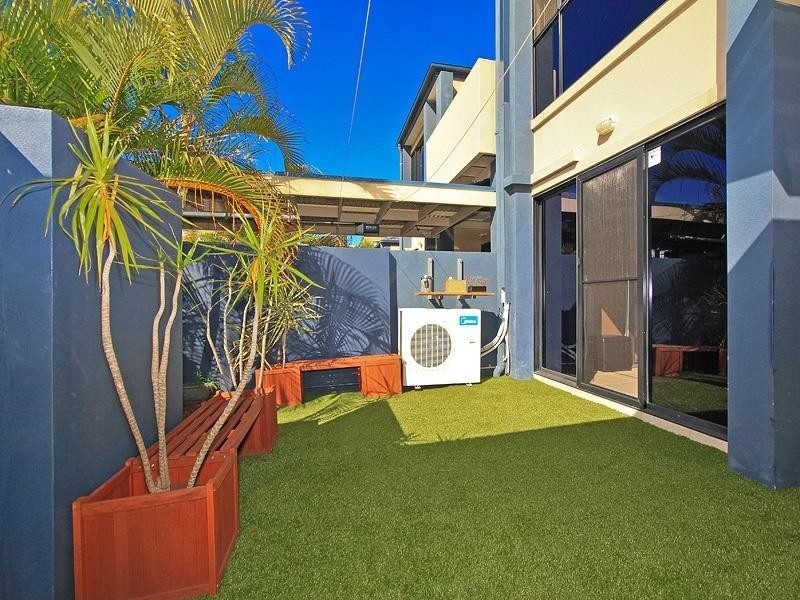 122 Varsity Parade, Varsity Lakes QLD 4227