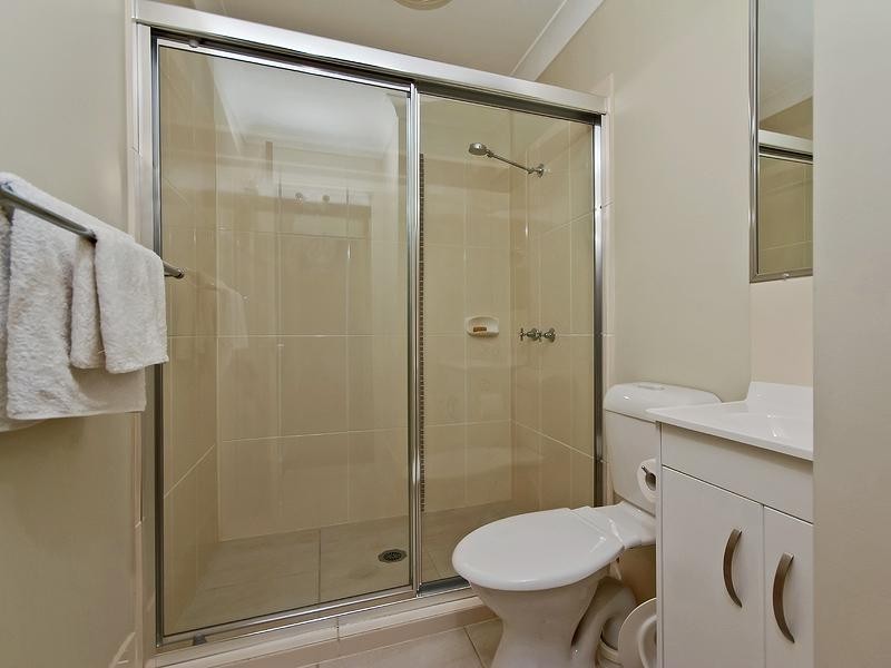 122 Varsity Parade, Varsity Lakes QLD 4227