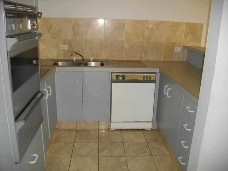 8/16 Stanhill Drive, Chevron Island QLD 4217