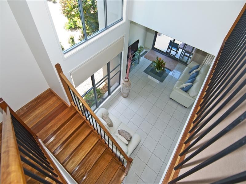 31 Lakefront Crescent, Varsity Lakes QLD 4227