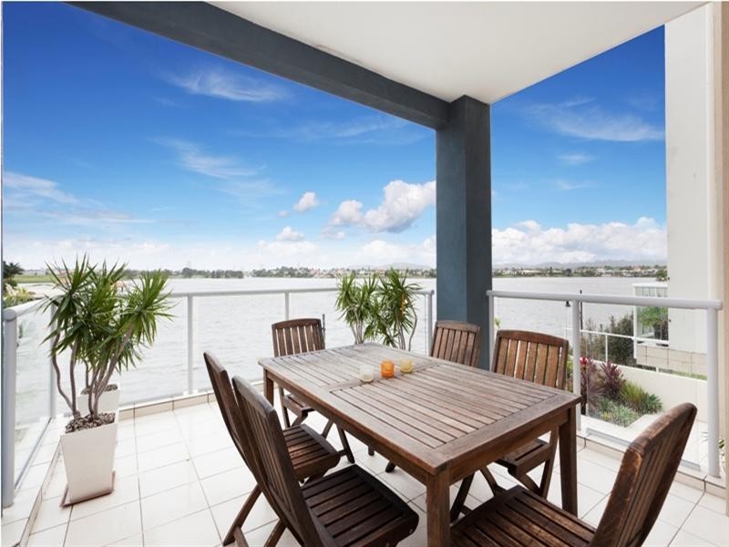 31 Watts Drive, Varsity Lakes QLD 4227