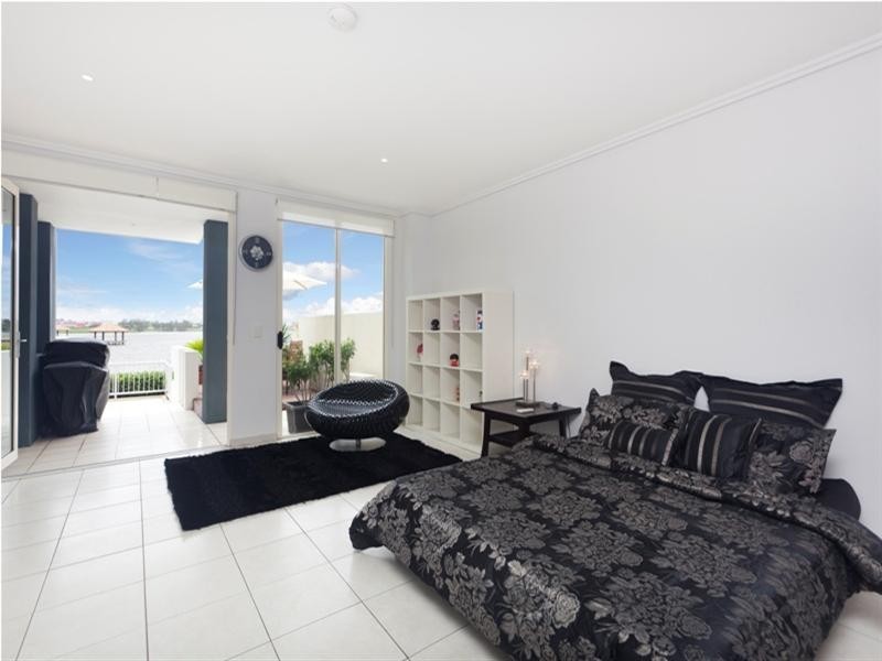 31 Watts Drive, Varsity Lakes QLD 4227