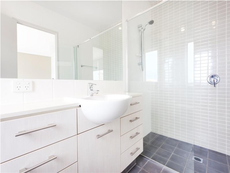 31 Watts Drive, Varsity Lakes QLD 4227