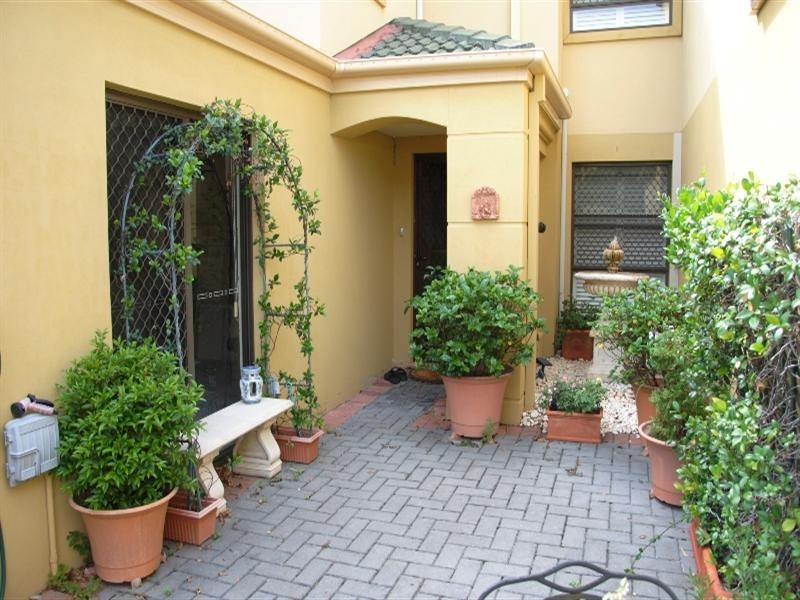 34/37 Paradise Springs Avenue, Robina QLD 4226