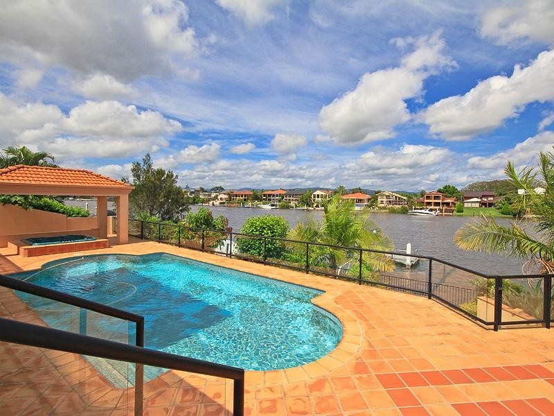 37 Sir Bruce Small Boulevard, Benowa QLD 4217