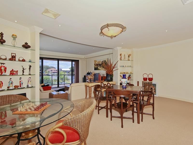 37 Sir Bruce Small Boulevard, Benowa QLD 4217