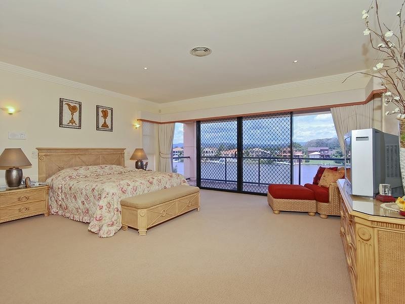 37 Sir Bruce Small Boulevard, Benowa QLD 4217