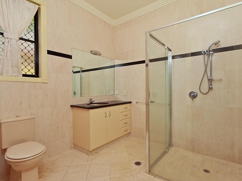 37 Sir Bruce Small Boulevard, Benowa QLD 4217