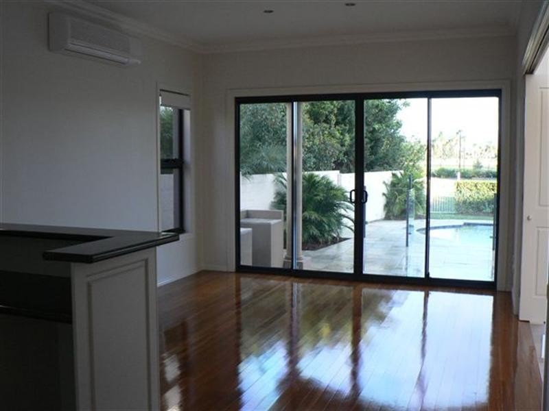 41 MEADOWLAKE Drive, Carrara QLD 4211