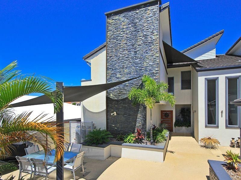 2/7 Saleya Drive, Varsity Lakes QLD 4227