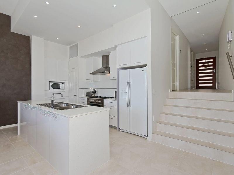 2/7 Saleya Drive, Varsity Lakes QLD 4227