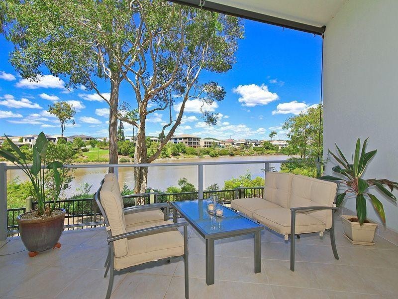 2/7 Saleya Drive, Varsity Lakes QLD 4227