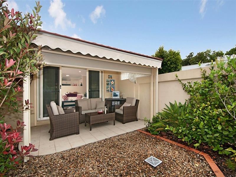 2/2 Josh Court, Ashmore QLD 4214