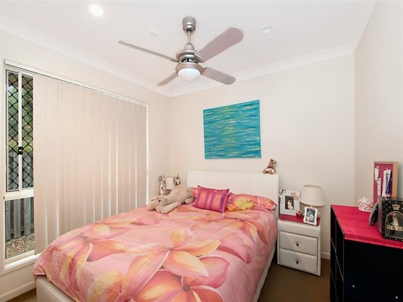 2/2 Josh Court, Ashmore QLD 4214