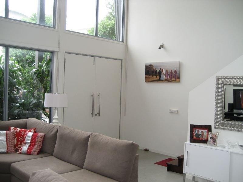 16 Watts Drive, Varsity Lakes QLD 4227