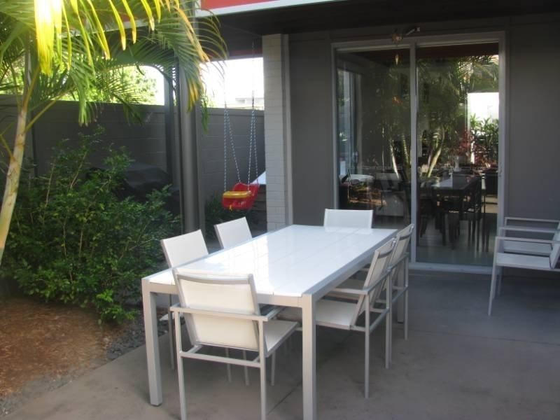 16 Watts Drive, Varsity Lakes QLD 4227