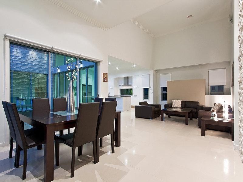 46 Azzurra Drive, Varsity Lakes QLD 4227